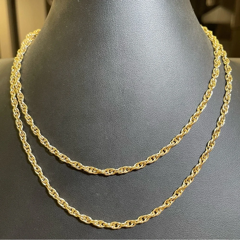 Vintage AVON Gold Tone Large Twisted Serpentine Chain 32” Length Necklace